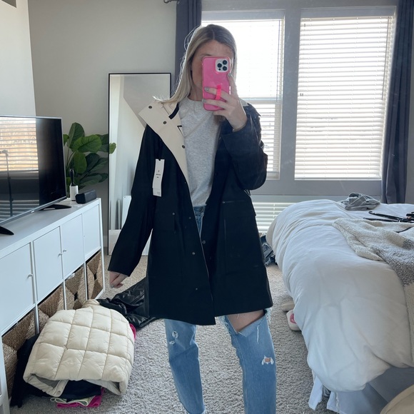 lululemon athletica Jackets & Blazers - Lululemon rain jacket